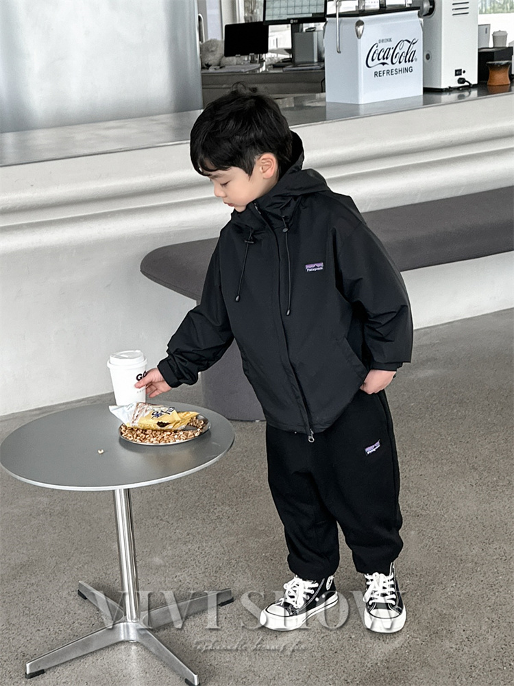 キッズ アウター 長袖 トップス フードつき カジュアル ジップおしゃれ ゆったり シンプル 動きやすい あわせやすい 着やすい ノーハイネック 