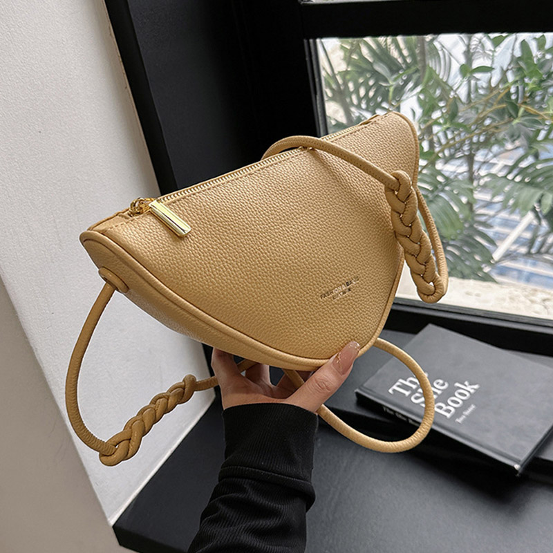 キラキラ 肩掛けバッグ レディース トートバッグ タッセル 個性的 撥水 オシャレ 耐久性 ギフト プレゼント 