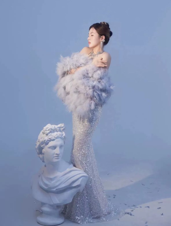 新作！シルバー ドレス二次会 ワンピース パーティードレス 舞台 コンサート 発表会 撮影 