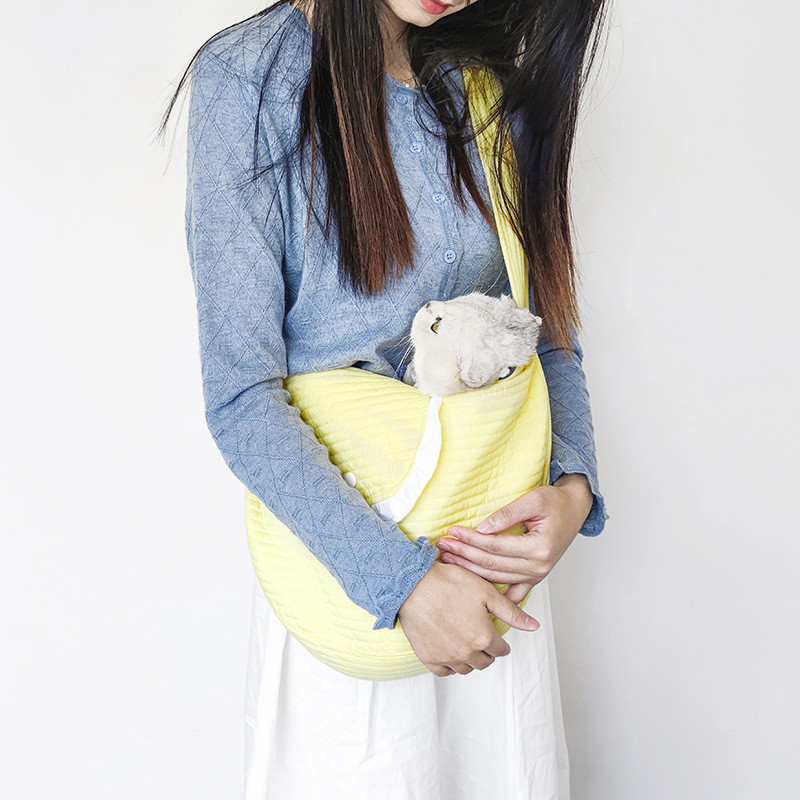 ペットスリング 犬 猫 抱っこ紐 キャリーバッグ ドッグスリング ポケット付き お出掛け 飛び出し防止 小型犬 折りたたみ お散歩 無地 持ち運び 