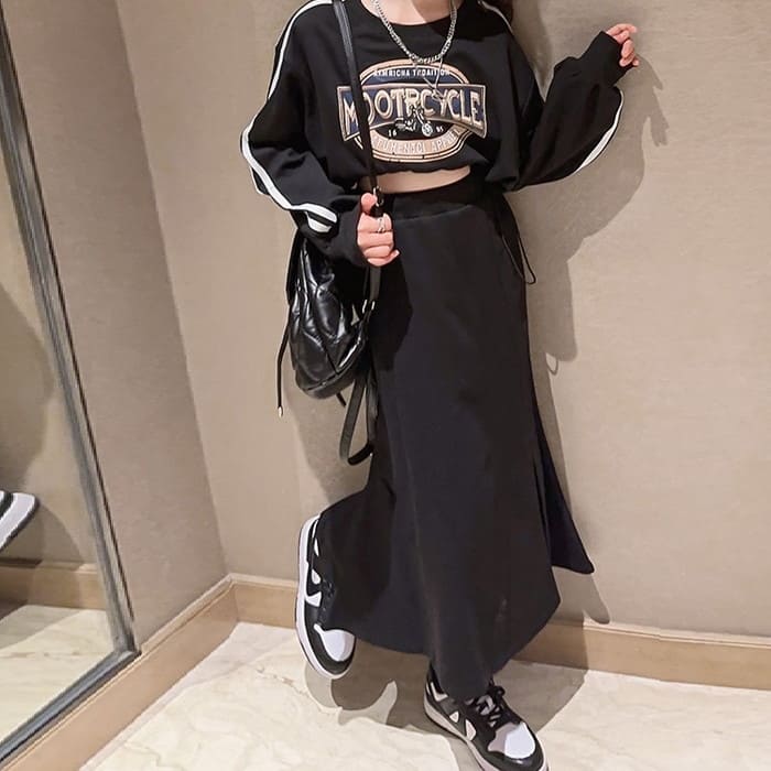 小学生 女の子 セットアップ キッズ クロップド丈 ロゴ 2点セット 長袖 春秋 通学 ガーリーダンス 韓国 トレーナー スカート カジュアル おしゃれ 