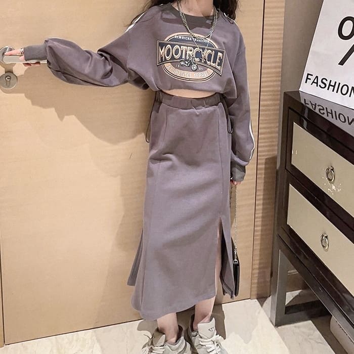 小学生 女の子 セットアップ キッズ クロップド丈 ロゴ 2点セット 長袖 春秋 通学 ガーリーダンス 韓国 トレーナー スカート カジュアル おしゃれ 