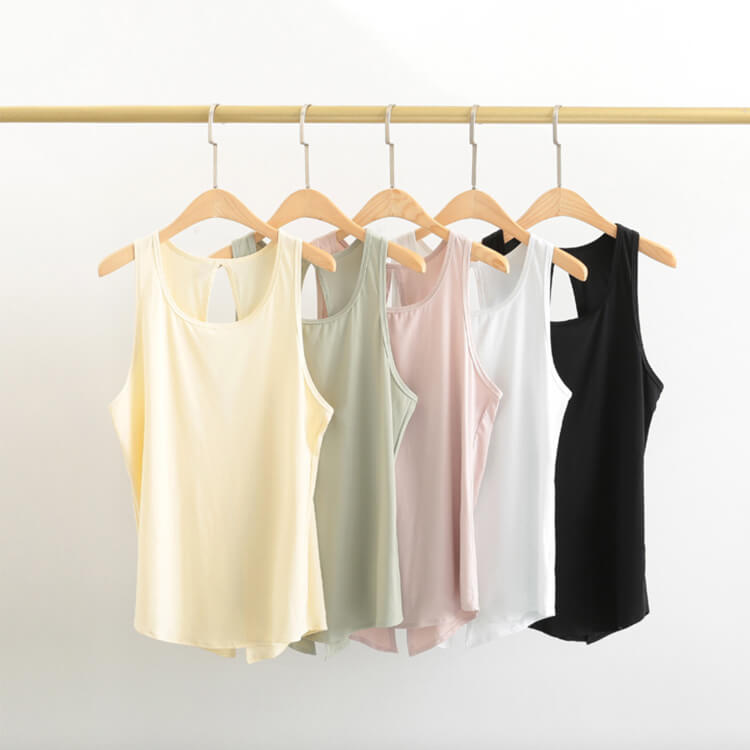 ヨガウェア タンクトップ トップス ホットヨガ 無地 長め 背中見せ ノースリーブ 速乾 フィットネス 無地 スポーツウエア スリット Tシャツ 