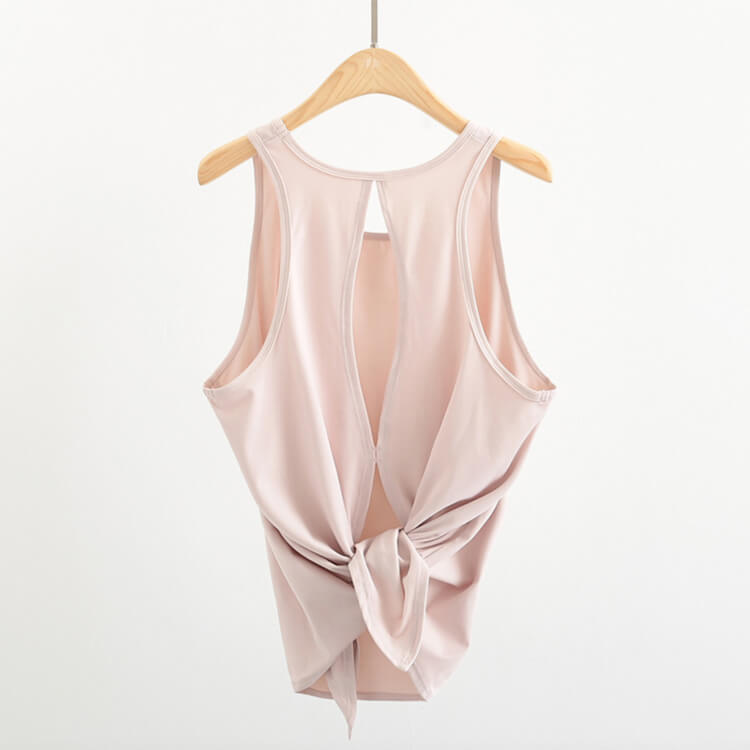 ヨガウェア タンクトップ トップス ホットヨガ 無地 長め 背中見せ ノースリーブ 速乾 フィットネス 無地 スポーツウエア スリット Tシャツ 