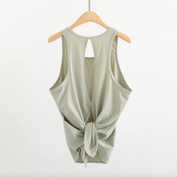 ヨガウェア タンクトップ トップス ホットヨガ 無地 長め 背中見せ ノースリーブ 速乾 フィットネス 無地 スポーツウエア スリット Tシャツ 