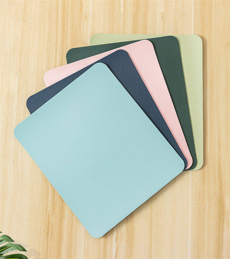 マウスパッド シンプル 3サイズ選択可 おしゃれ 無地 レザー スムース 机 リモートワーク デスク傷防 クッション グリップ感 マット 快適操作 