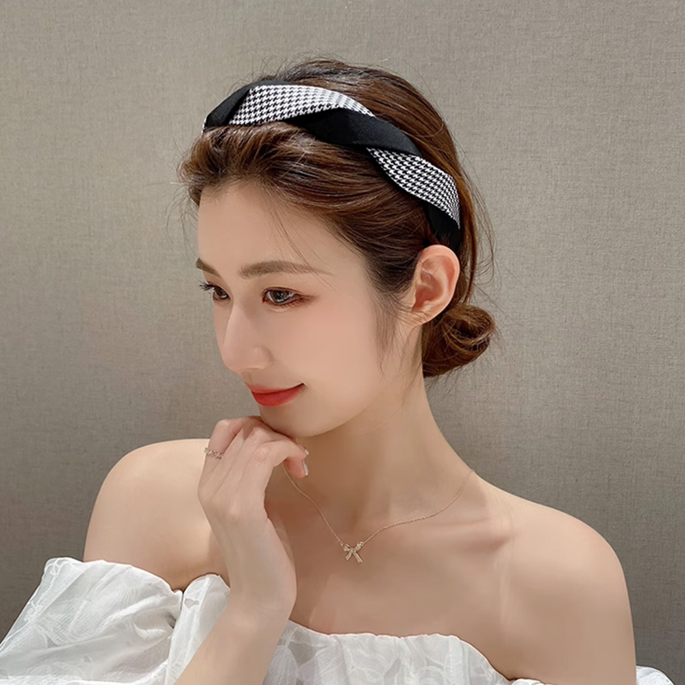 ツイストカチューシャ 韓国風 ヘアアクセ 。可  