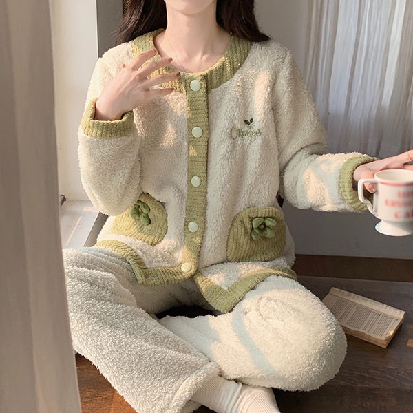 ルームウェア もこもこ パジャマ 冬 長袖 上下セット 寝巻き 暖かい 前開き 部屋着 あったか フード付き 。 