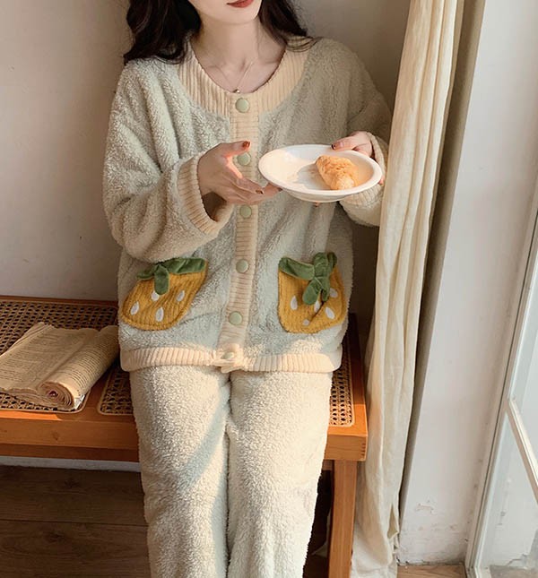 ルームウェア もこもこ パジャマ 冬 長袖 上下セット 寝巻き 暖かい 前開き 部屋着 あったか フード付き 。 