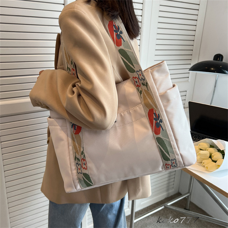 バッグ レディースかばん トートバッグ ショルダーバッグ ハンドバッグ カジュアル 通勤オシャレ 通学 女子 チャック カバン 布鞄 スクール 