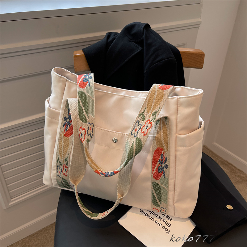 バッグ レディースかばん トートバッグ ショルダーバッグ ハンドバッグ カジュアル 通勤オシャレ 通学 女子 チャック カバン 布鞄 スクール 