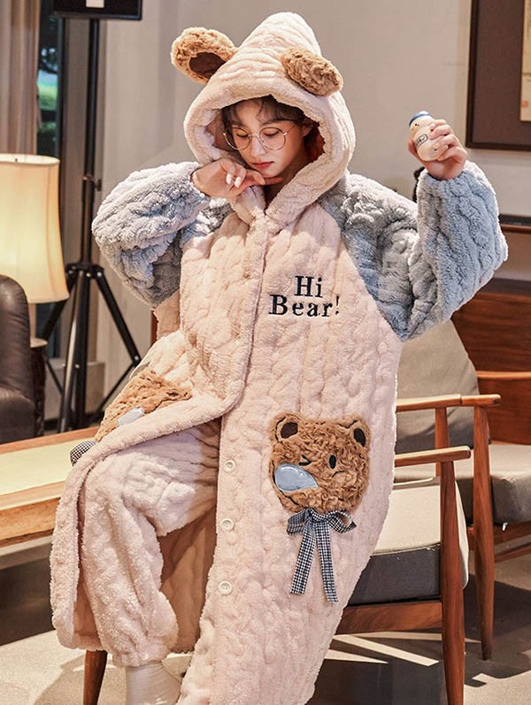 ルームウェア もこもこ 熊柄 パジャマ 冬 長袖 モコモコ 着る毛布 あったか 寝巻き フード付き 。 ナイトガウン 暖かい 部屋着 前開き 