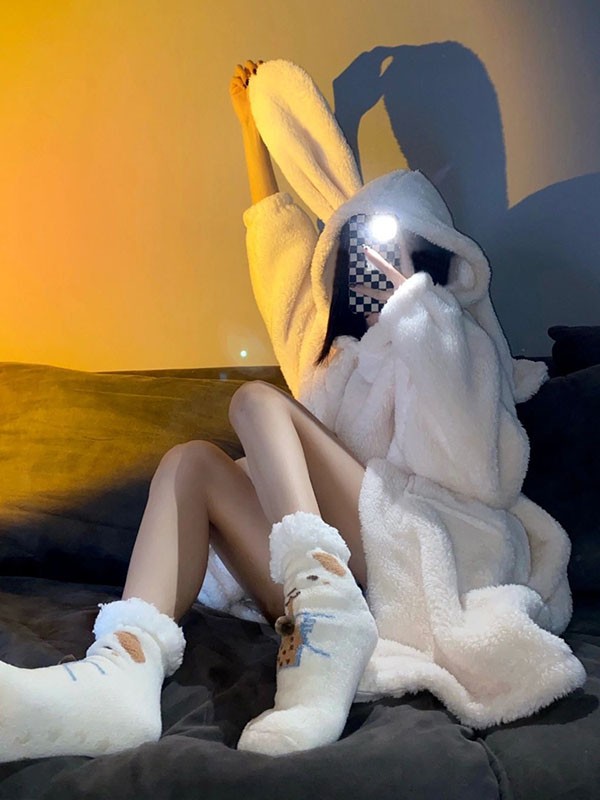 ルームウェア もこもこ パジャマ 大きいサイズ 冬 長袖 寝巻き フード付き ナイトガウン 部屋着 あったか 前開き 着る毛布 暖かい 。 