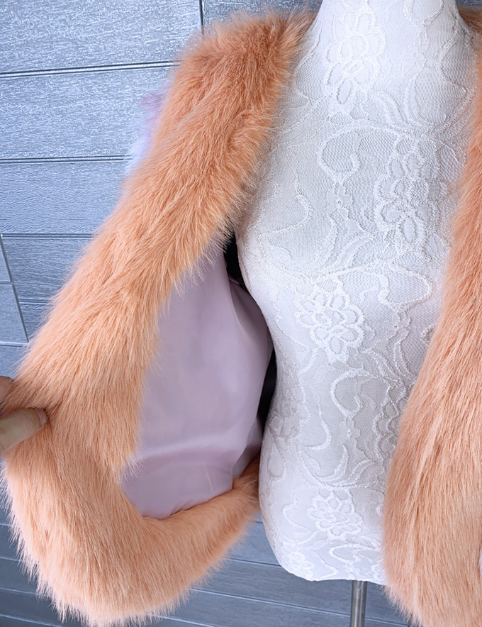 ファーコート フェイクファーコート レディース ショート丈 アウター 羽織り 暖かい 防寒 冬服 着痩せ 防風 防寒コート 。 あったか ふんわり 可愛い 軽量 