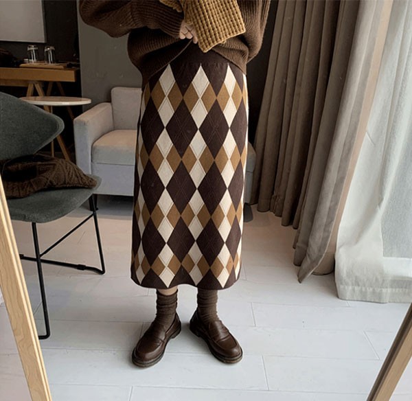 スカート 秋冬 大人女子 レディース タイトスカート あったか ミモレ丈 バックスリット入り アーガイルチェック スウェート ひざ下丈スカート 
