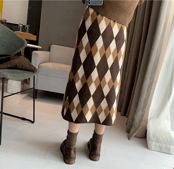 スカート 秋冬 大人女子 レディース タイトスカート あったか ミモレ丈 バックスリット入り アーガイルチェック スウェート ひざ下丈スカート 