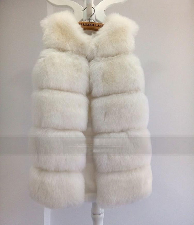 毛皮ベスト ファーベスト レディース フォックス フェイクファー 袖なし 冬 ふわふわ 秋 ギフト 暖かい 優雅 アウター 着痩せ ミドル丈 。 もこもこ 