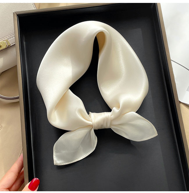 スカーフ バッグスカーフ レディース 春 夏 秋 ベルト正方形 柄 結婚式 花柄 フォーマル カジュアル ストール 綺麗 大人 冷房対策 入学式 冬 50×50CM 