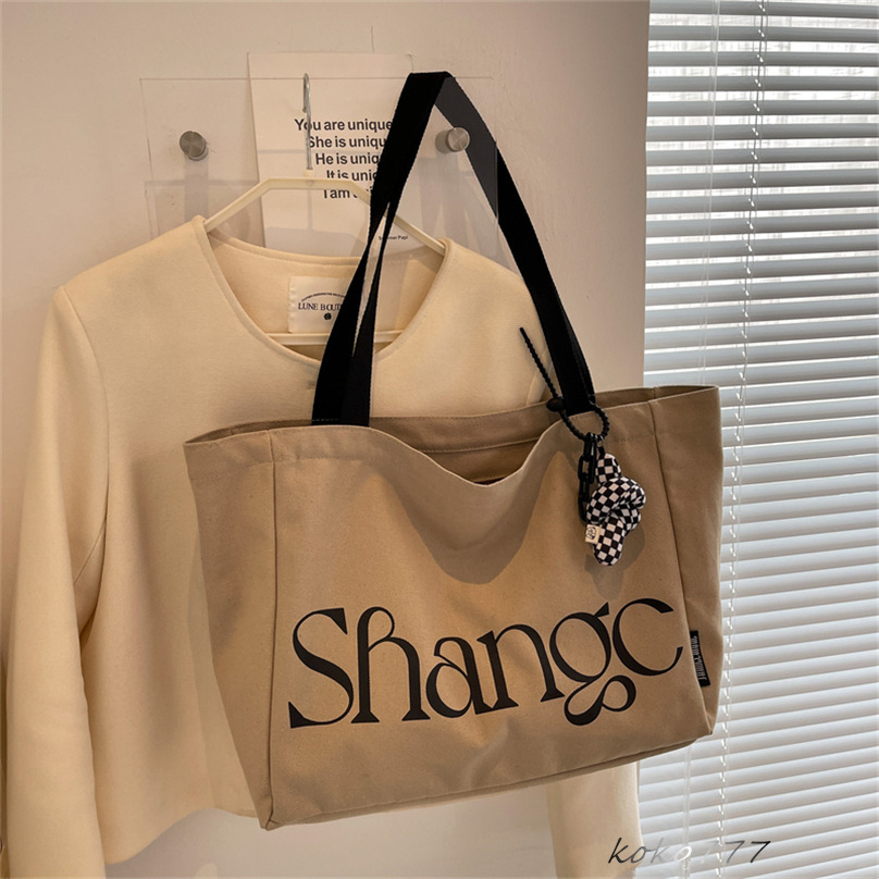 バッグ レディースかばん トートバッグ ショルダーバッグ ハンドバッグ カジュアル カバン 女子 チャック 布鞄 通勤オシャレ 大容量 通学 キャン文字 
