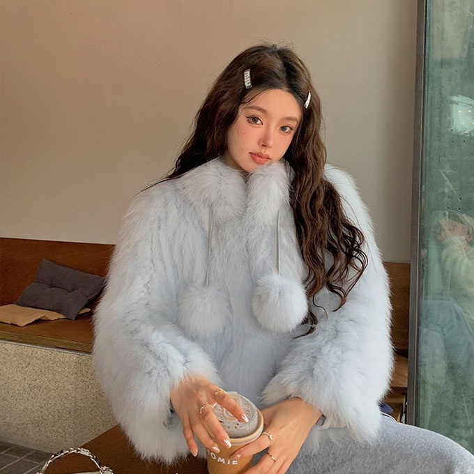 ファーコート レディース 毛皮コート フォックス レディースファー フェイクファー 暖かい 防寒 冬服 可愛い 毛玉付き アウター きれいめ ショートコート 