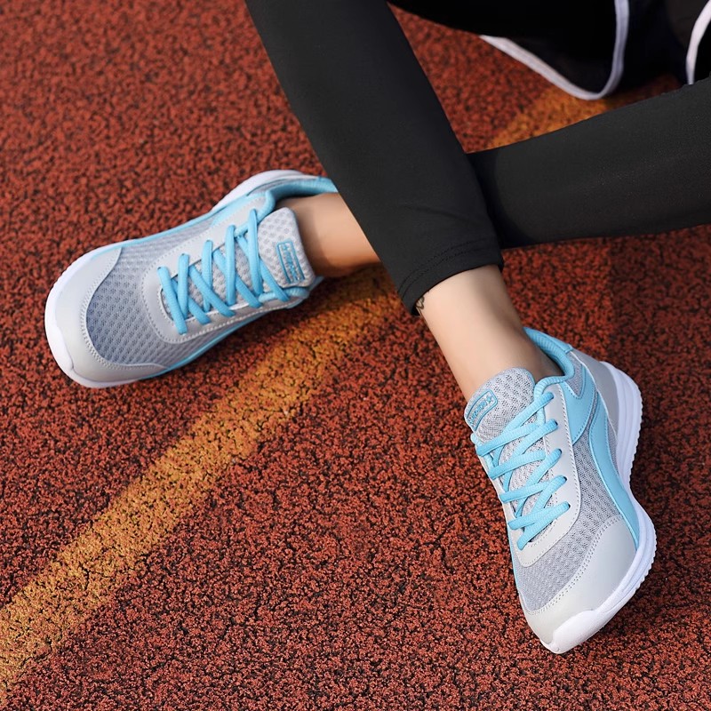 スニーカー レディース ランニング運動靴 厚底 靴 幅広 黒スポーツ 40代 60代 運動 50代 おしゃれ 普段履き 歩きやすい 初心者 疲れない 軽量 