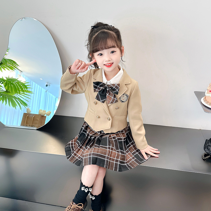 入学式 卒業式 女の子 2点セット ジャケット スカート 小学校 可愛い 発表会 フォーマル きれいめ 女子お嬢様のアンサンブルスーツセット 女の子 入園式 服 