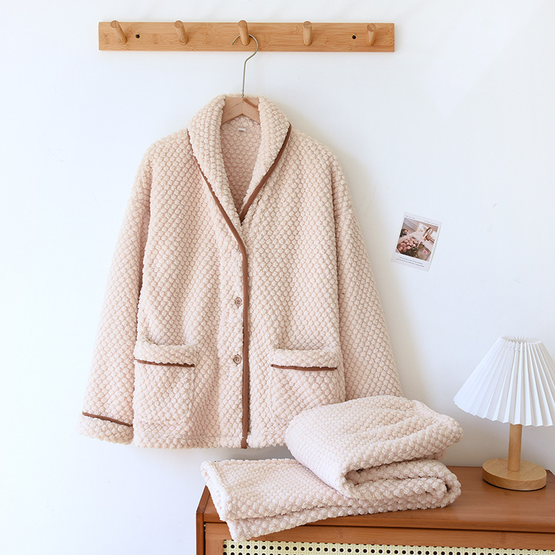 着る毛布パジャマ 上下セット もこもこルームウェア 厚手 裏起毛 無地 防寒対策 足元の裾上げ防止 首元の冷え防止 あたたかファイバー 