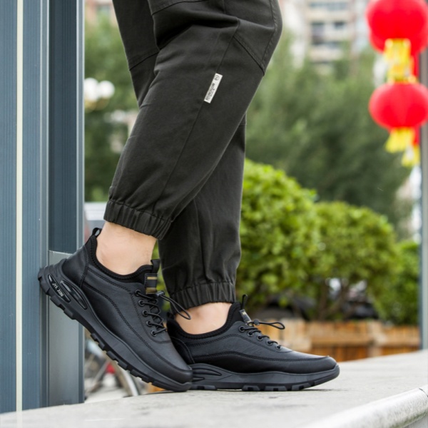 送料無料 スニーカー メンズ スリッポン ウォーキング男性 通気 ナーススポーツ厚底 ジム 歩きやすい リラックス 靴 疲れない 。 