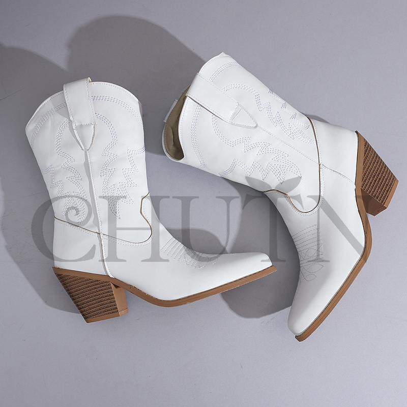 ブーティー歩きやすいショートブーツレディース入学式 ウエスタンブーツショートブーツ黒 太めヒール秋冬大きいサイズブーツ筒太め 二次会  