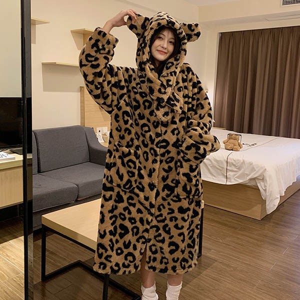 ルームウェア もこもこ パジャマ ヒョウ柄 冬 長袖 着る毛布 部屋着 前開き 暖かい レディース ナイトガウン 寝巻き 大人用 フード付き 女性用 。 ガウン 