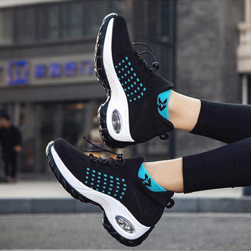 スニーカー レディース ランニング運動靴 厚底 靴 幅広 初心者 歩きやすい 黒スポーツ おしゃれ 軽量 普段履き 50代 40代 疲れない 60代 運動 