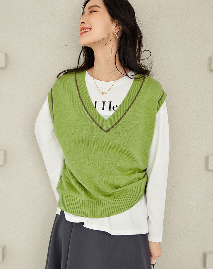 ニット ベスト レディース プルオーバー Vネック ベスト レイヤード 重ね着 冬 秋 無地 トップス 送料無料 体型カバー ショート丈 ノースリーブ ゆったり 