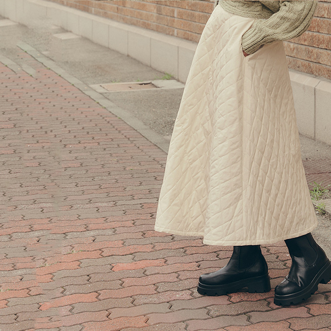 スカート レディース 中綿 防寒 極暖 キルティング 防風スカート ロング 軽量 冬 裏ボア 黒 暖かい 冬 体型カバー 撥水 静電気防止 防寒着 ポケット 防寒対策 