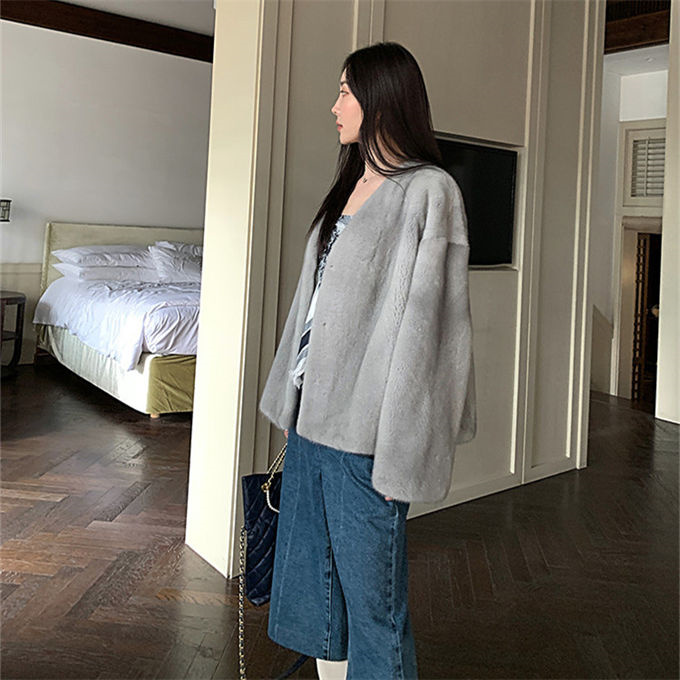 ファーコート レディース 毛皮コート ジャケット エコファー ミンク 羽織 上着 軽い ムートンコート 冬服 フェイクファー アウター 高級 暖かい Vネック 防寒 